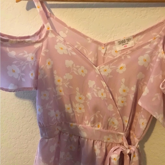 🛍️Floral, off-shoulder blouse_NWT👚 - Picture 3 of 3